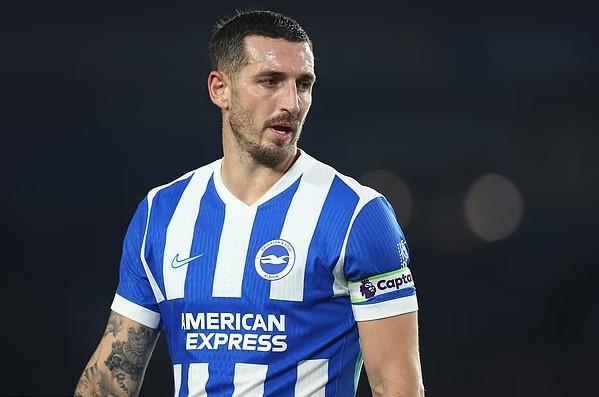 皇冠体育官网-邮报：虽然邓克刚和布莱顿续约，但他仍然是森林队的引援目标