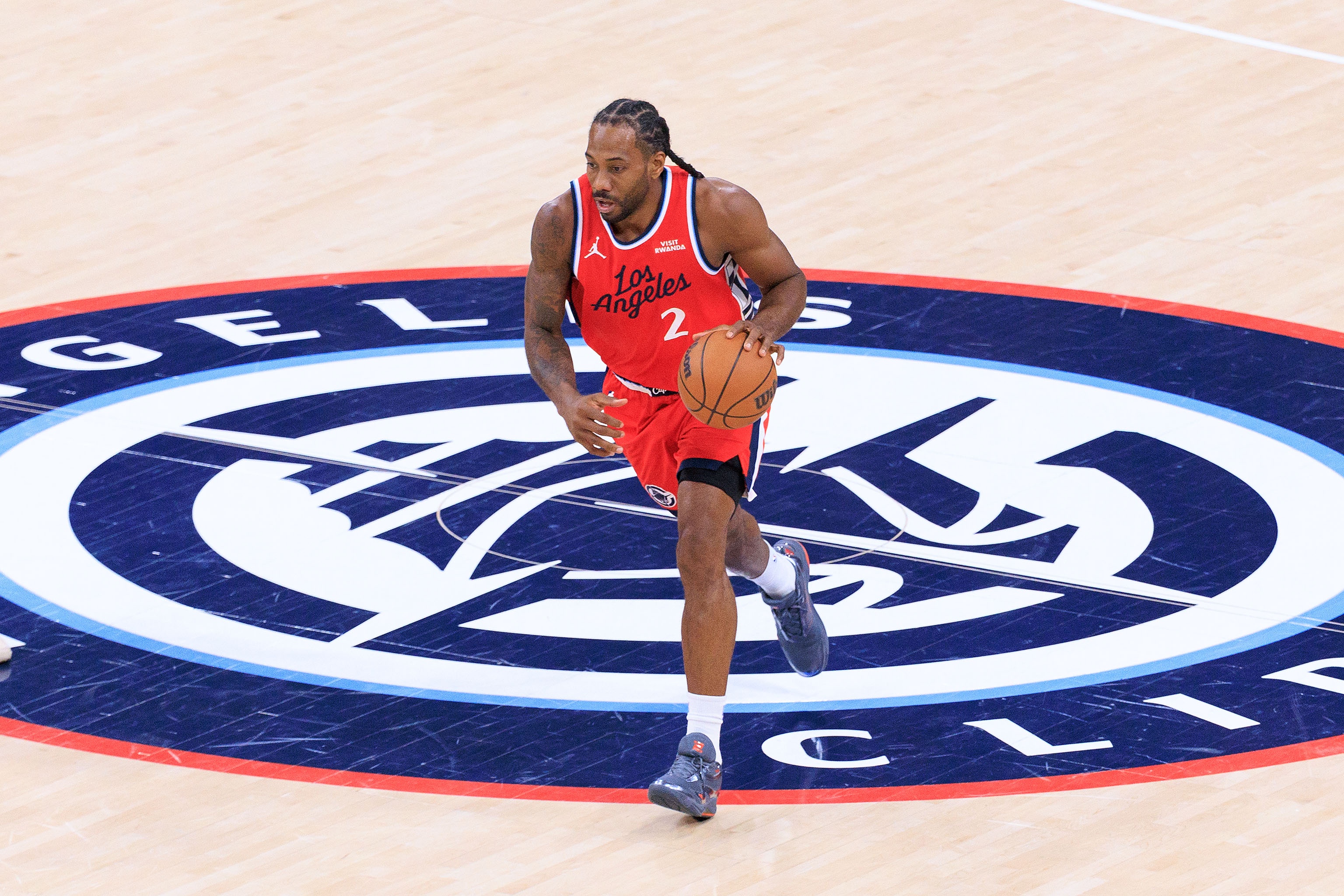 皇冠体育APP-35胜目标完成！小卡：我们需要变得更好 进攻端保持一些连续性